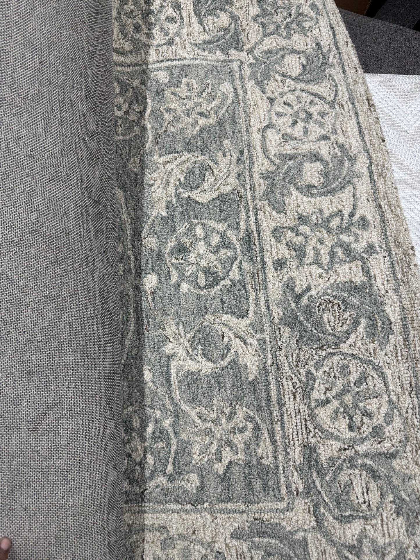 Lounette Hand Tufted Wool Cotton Floral Rug in Light Blue/Beige (4x6)