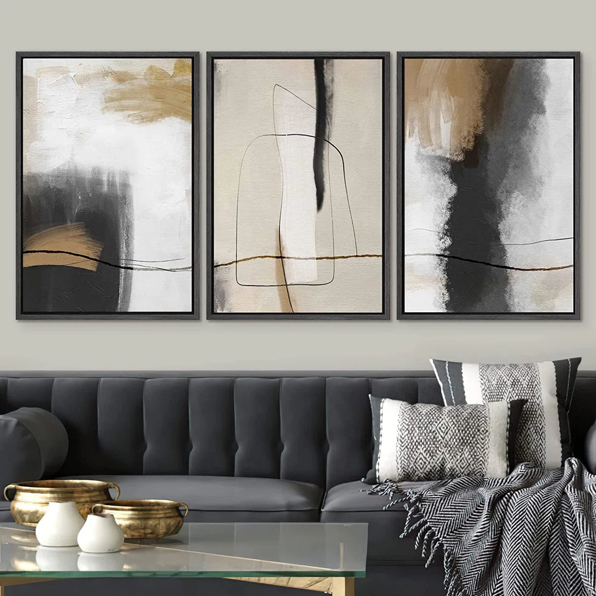 Reproduction d'art sur toile encadrée, style grunge abstrait, effet coups de pinceau, beige et gris neutre, style organique moderne, pour salon. 