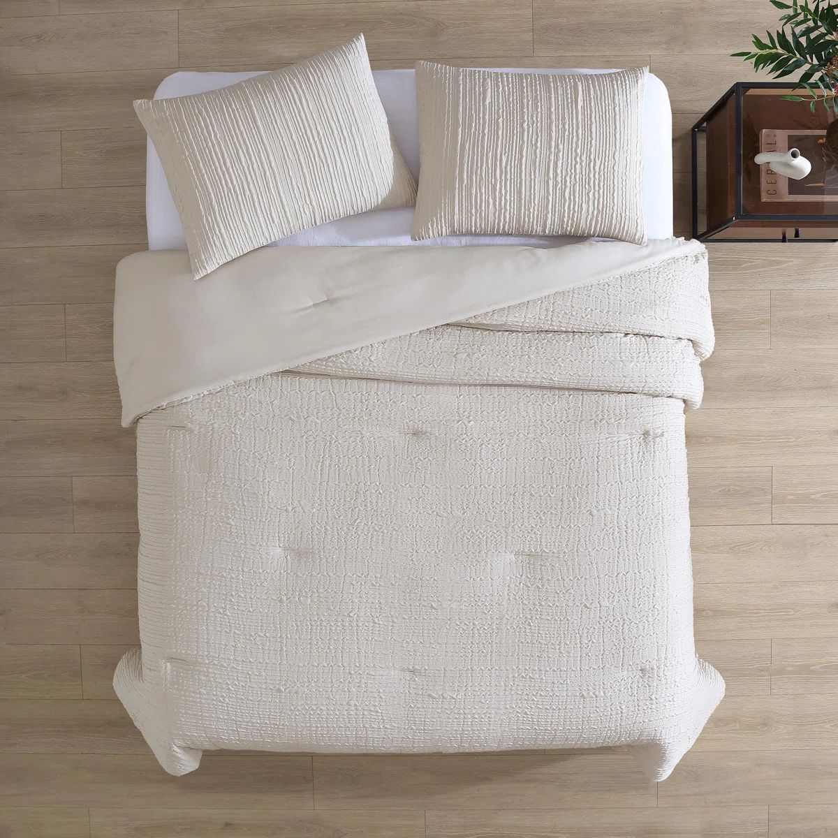 Kenneth Cole Serenity Wavy Lines Beige Comforter Set