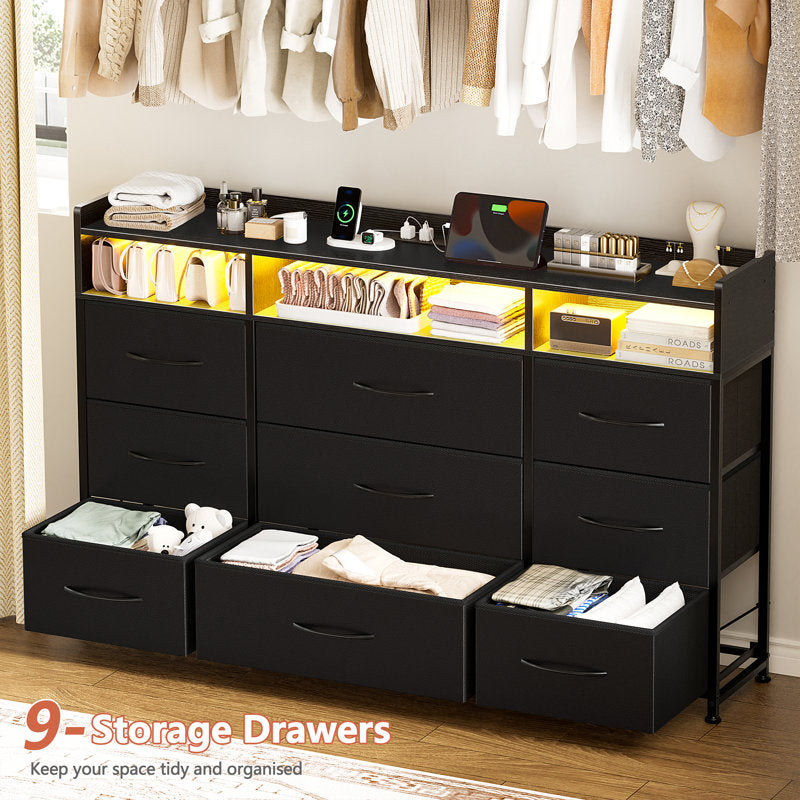 Commode Cheo à 9 tiroirs avec étagère ouverte à 2 niveaux, prise électrique et éclairage LED, commode de 43 pouces de largeur pour chambre à coucher (NOIR)