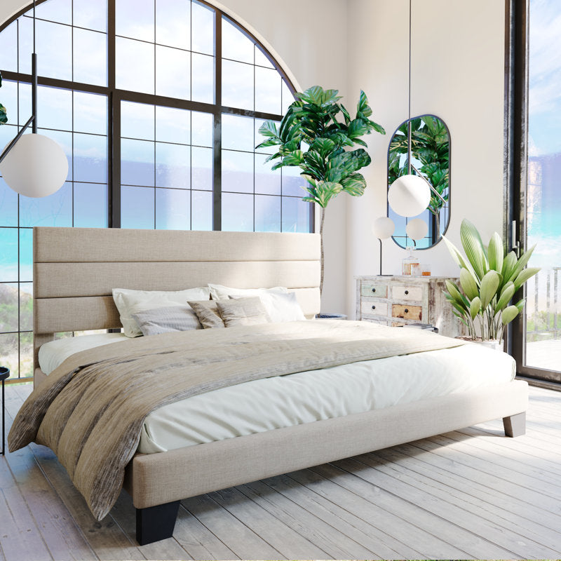 Lit plateforme Elison avec tête de lit rembourrée en tissu et sommier à lattes en bois, beige, taille King