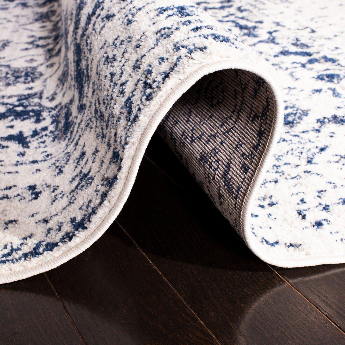 Safavieh Madison Cream - Navy Area Rug 6'7 x 9'2"